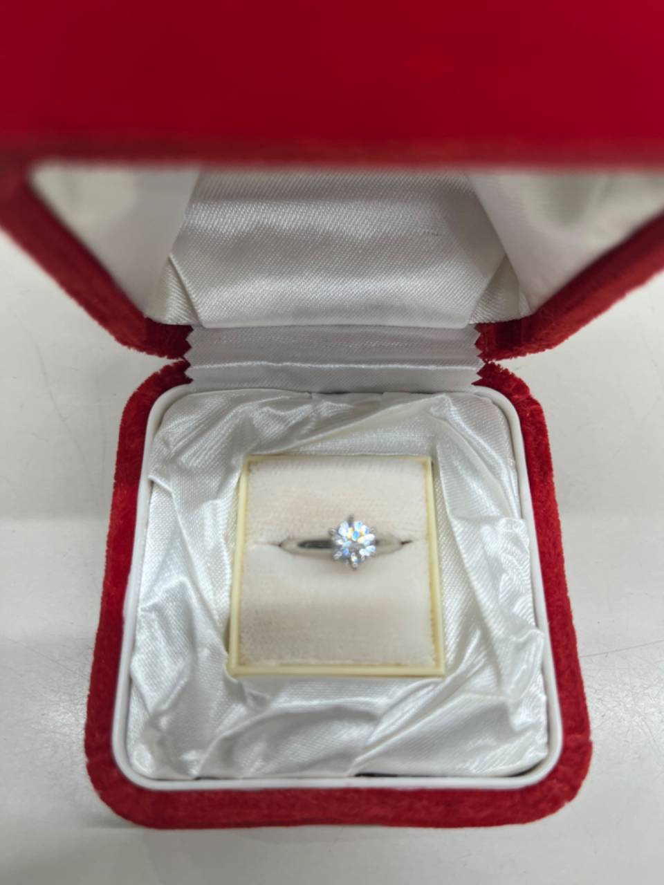 ダイヤモンドリングを滋賀県大津市の女性からお買取しました。